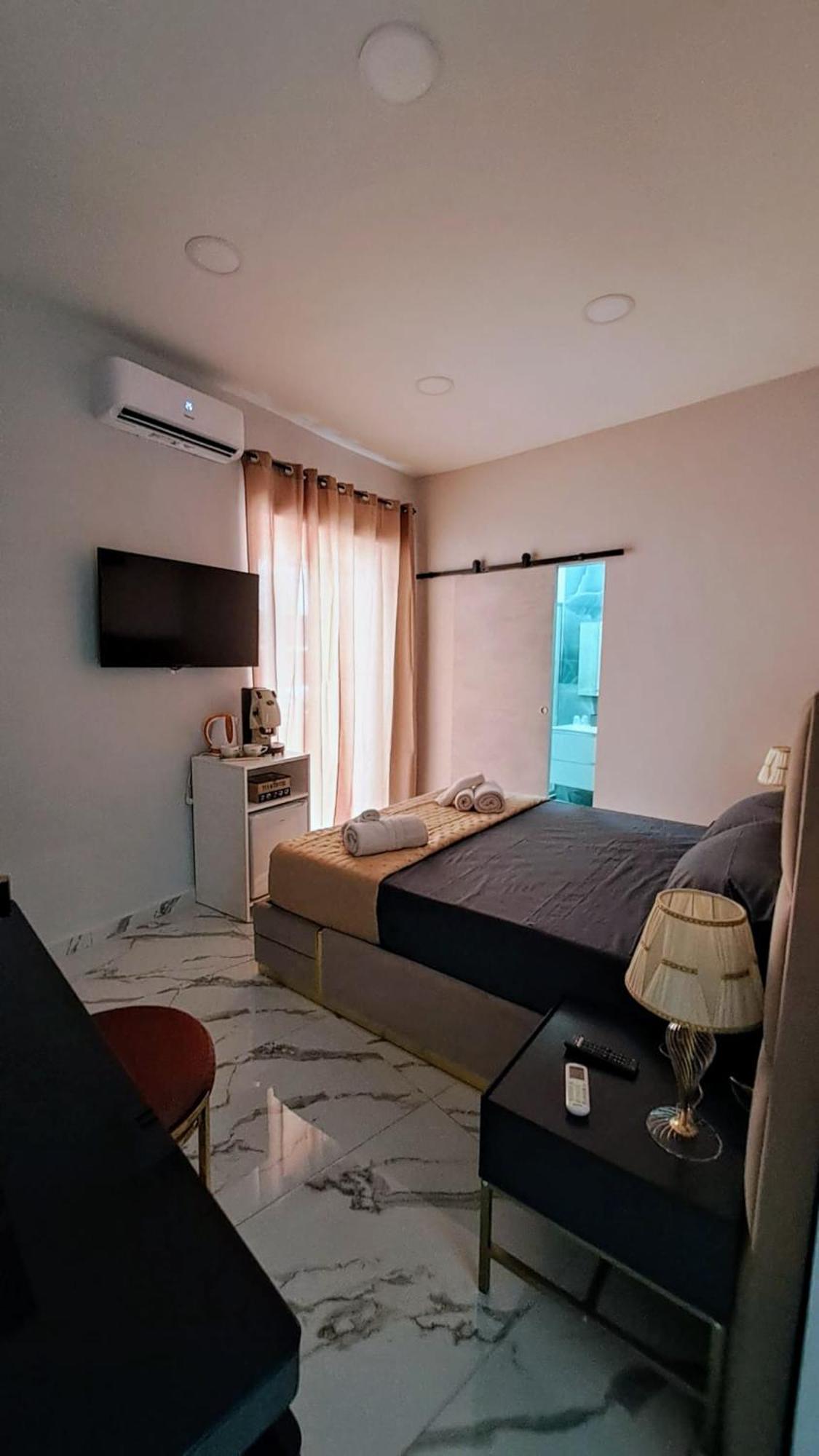 Hotel La Finestra Sul Borgo Neapol Zewnętrze zdjęcie